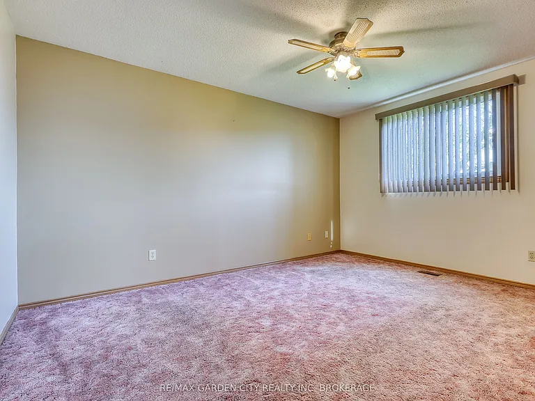7740 Chorozy St — Photo 17