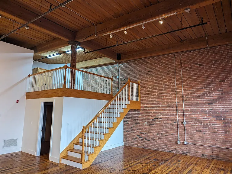 1 Westinghouse Plz #C301 — Photo 16