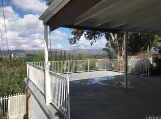 5769 Rolling Rd, Woodland Hills, CA 91367