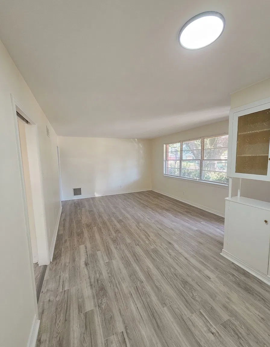 802 Camilla Dr — Photo 1