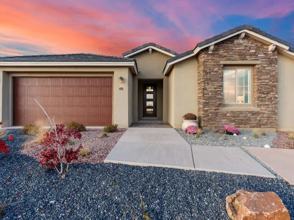 91 Mountaingem Loop, Santa Fe, NM 87508