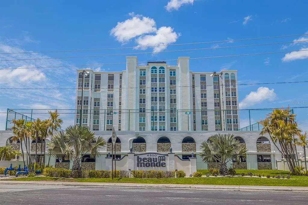 2 bed, 2.0 bath, 1500 sqft, $4,500 — Photo 3
