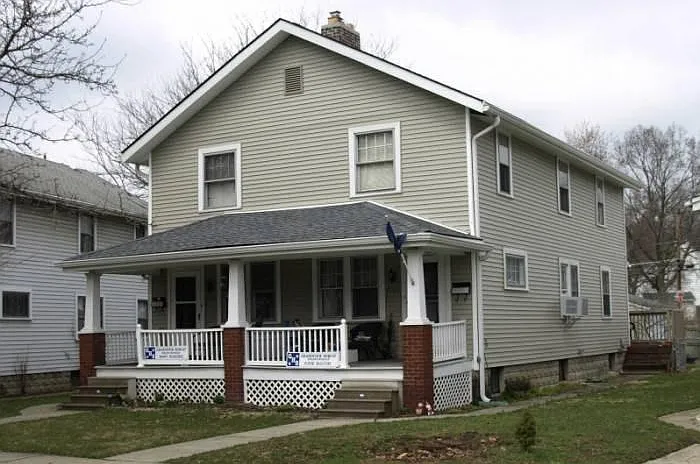 3 bed, 1176 sqft, $1,745 — Photo 1