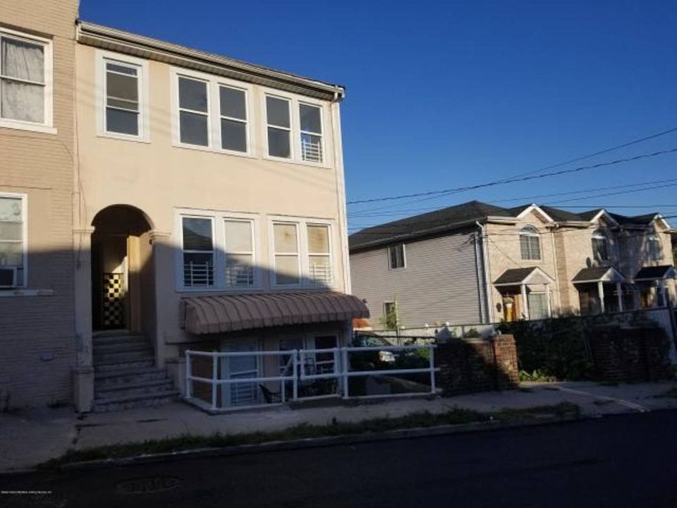 1st image of 19 Railroad Ave