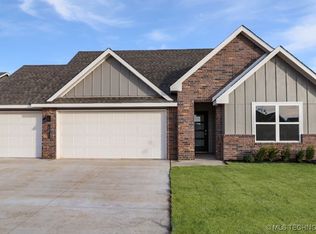 15811 E 75th Pl, Owasso, OK 74055