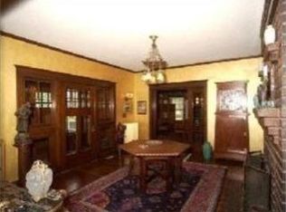 3821 Gillham Rd, Kansas City, MO 64109