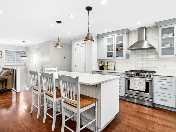 22707 Balabanian Cir, Maple Ridge, BC V2X 9N4