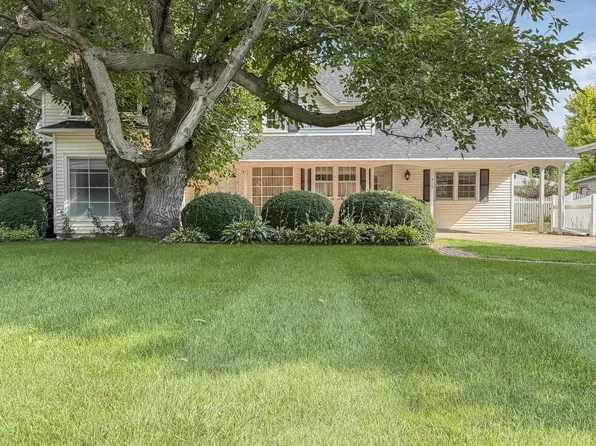 315 11th Ave, Holdrege, NE 68949