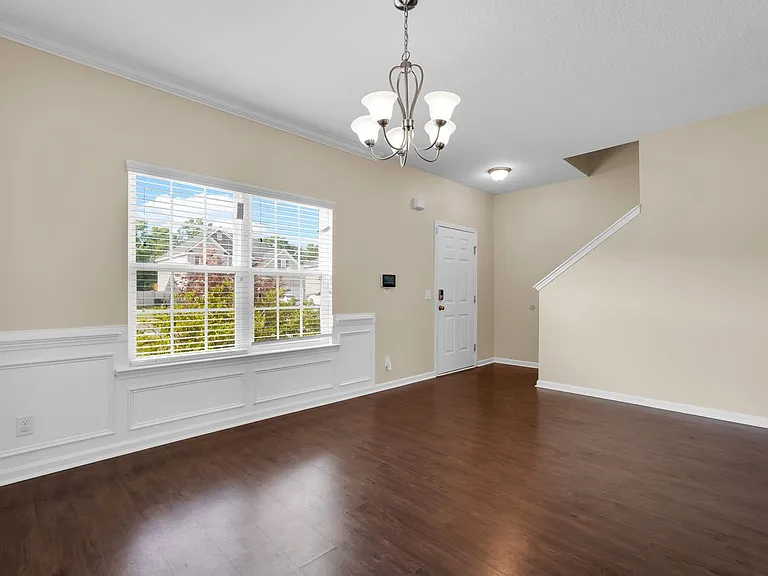 659 Red Oak Ln — Photo 6
