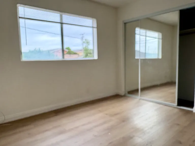 14423 Larch Ave #2 — Photo 3