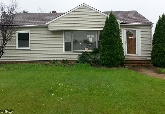 2nd image of 866 E 305th St
