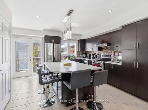 3050 Erin Centre Blvd #67, Mississauga, ON L5M 0P5