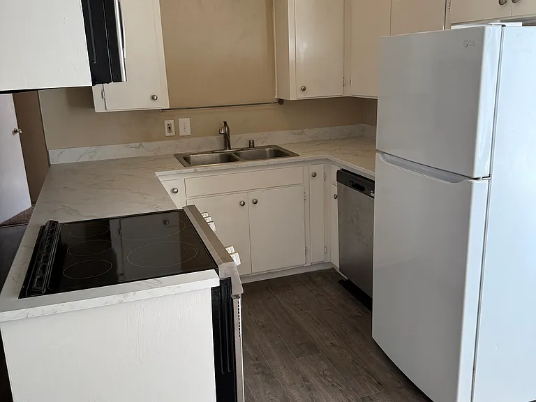 1103 S Ham Ln — Photo 4