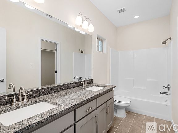 5th image of 5913 Nightingale Ave Unit 5