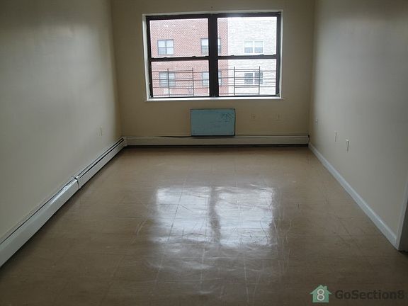 2nd image of 1695 Banyer Pl APT 4B