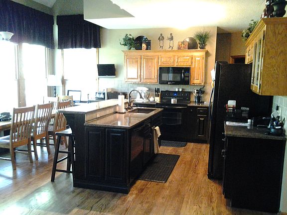2nd image of 15726 Beverly Ct