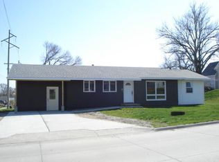 34 2nd St, Woodbine, IA 51579