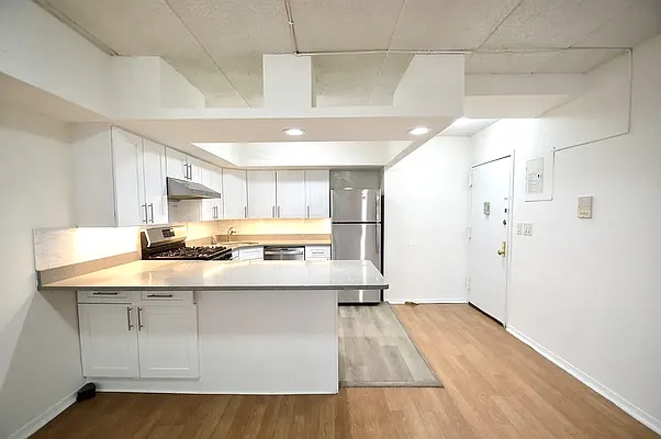 Rented by E Realty International Corp | media 3