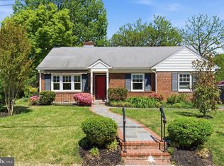 2331 N Underwood St, Arlington, VA 22205