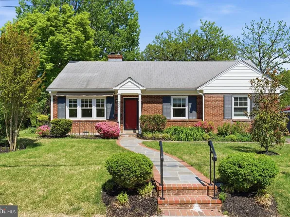 2331 N Underwood St, Arlington, VA 22205