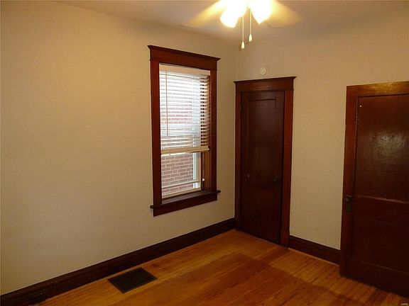 4th image of 4814 Goethe Ave
