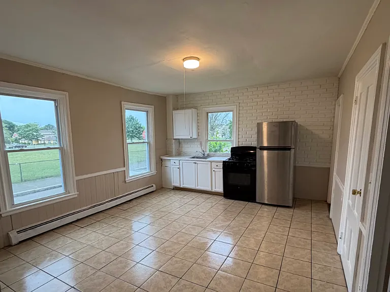 85 Morgan St — Photo 2