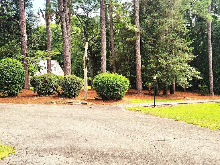 120 Country Club Cir — Photo 5