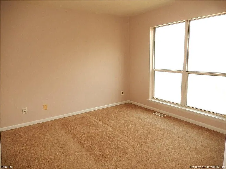 3813 Staffordshire Ln — Photo 8
