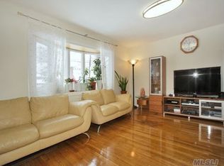 2104 Lindgren St, Merrick, NY 11566