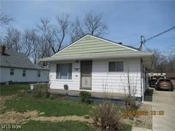 1811 E 298th St, Wickliffe, OH 44092