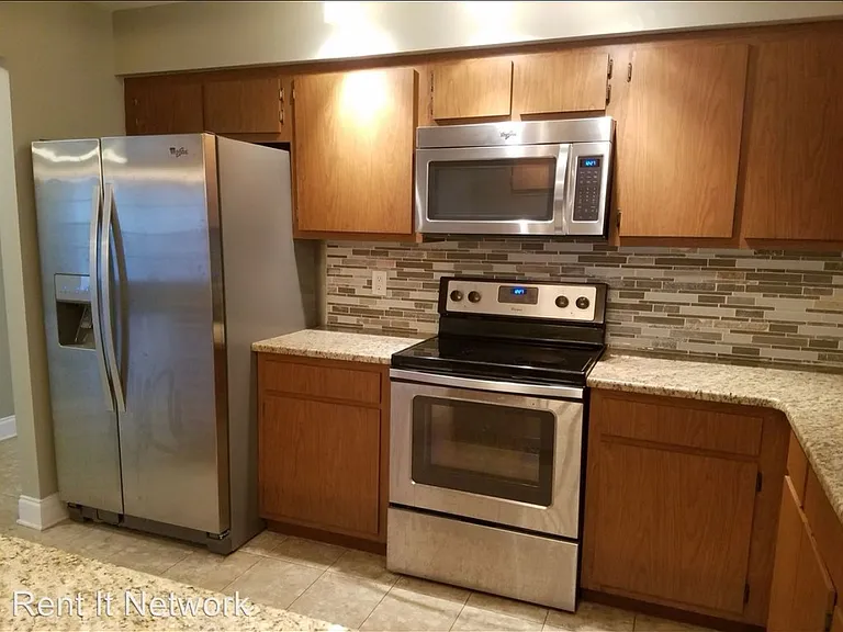 2205 Cypress Point Dr E — Photo 6