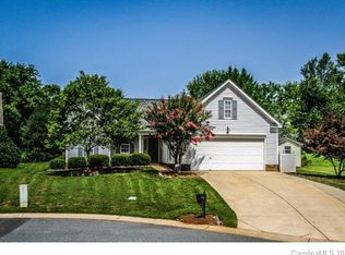 5562 Whisperfield Ln, Charlotte, NC 28215