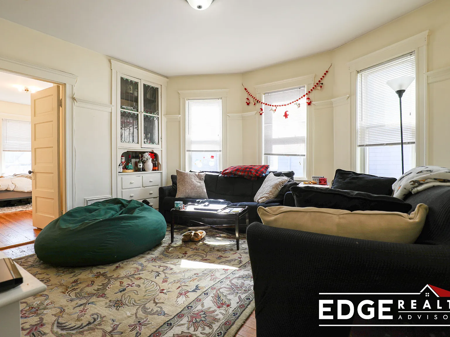 3 bed, 1100 sqft, $3,450 — Photo 2