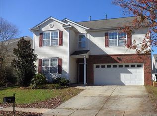 7409 Lamplighter Close Dr, Matthews, NC 28105