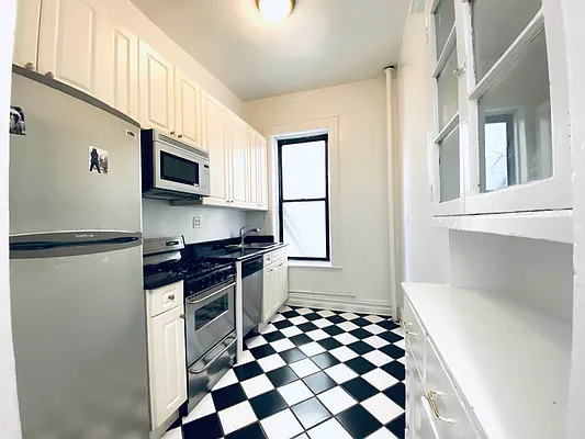 Rented by Yorgan Group, LLC | media 9