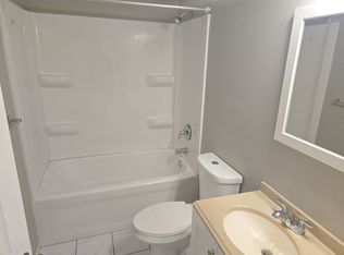 306 Heustis St APT 4, Yorkville, IL 60560