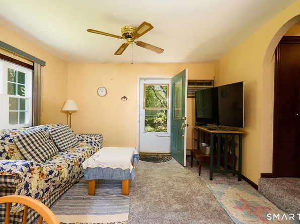 15 Harvester Rd #2, Fairfield, CT 06825