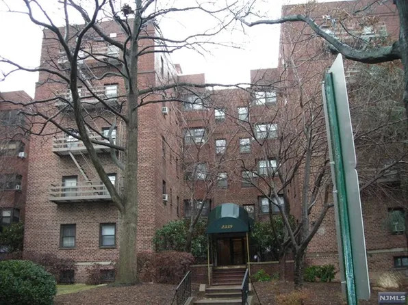 2339 Hudson Ter APT D4, Fort Lee, NJ 07024