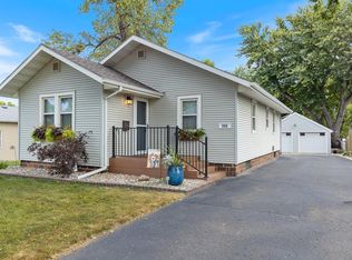 808 N 4th St, Marshall, MN 56258