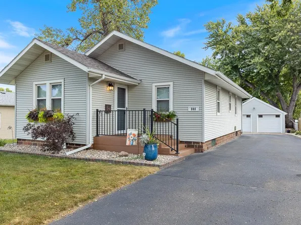 808 N 4th St, Marshall, MN 56258