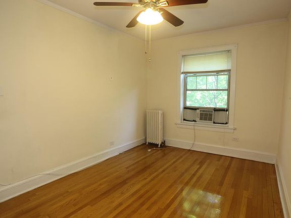 3rd image of 1603 W Berteau Ave #K100