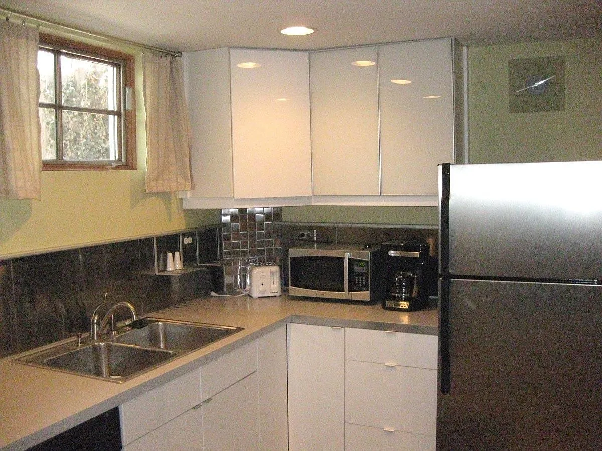 2 bed, 900 sqft, $1,950 — Photo 2