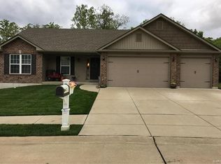 1471 Saint Charles Dr, Hillsboro, MO 63050