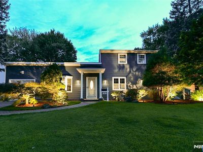 327 Van Saun Dr, River Edge, NJ, 07661