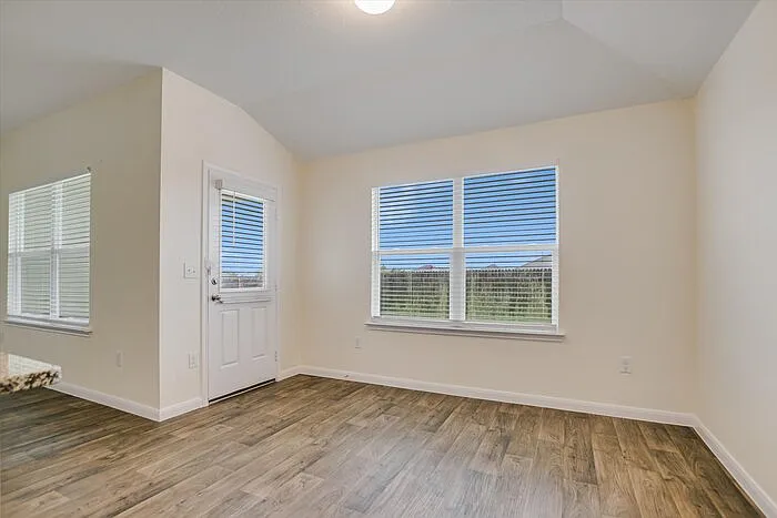 1011 Pembroke Ct — Photo 5