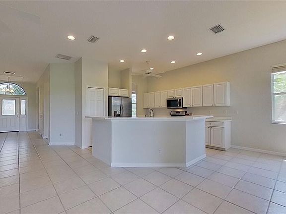 4th image of 5125 Flagstone Dr