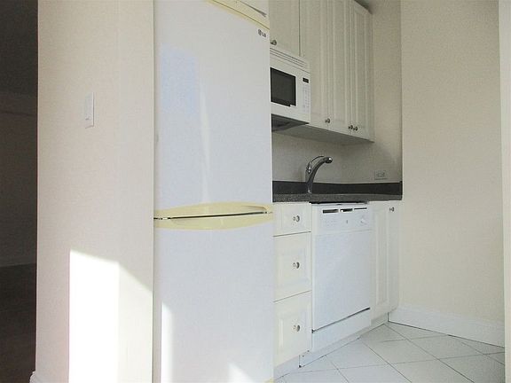 5th image of 185 Claremont Ave APT 4J