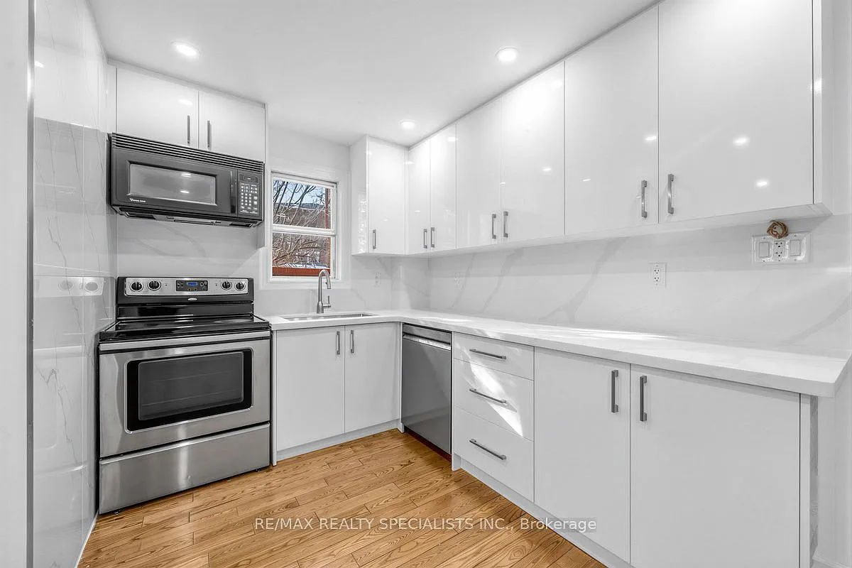 3 bed, $3,200 — Photo 1