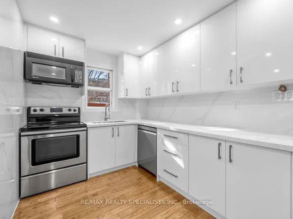 1035 Briar Hill Ave, Toronto, ON M6B 1M6