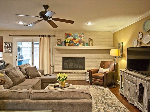 4th image of 2603 Garden Pl